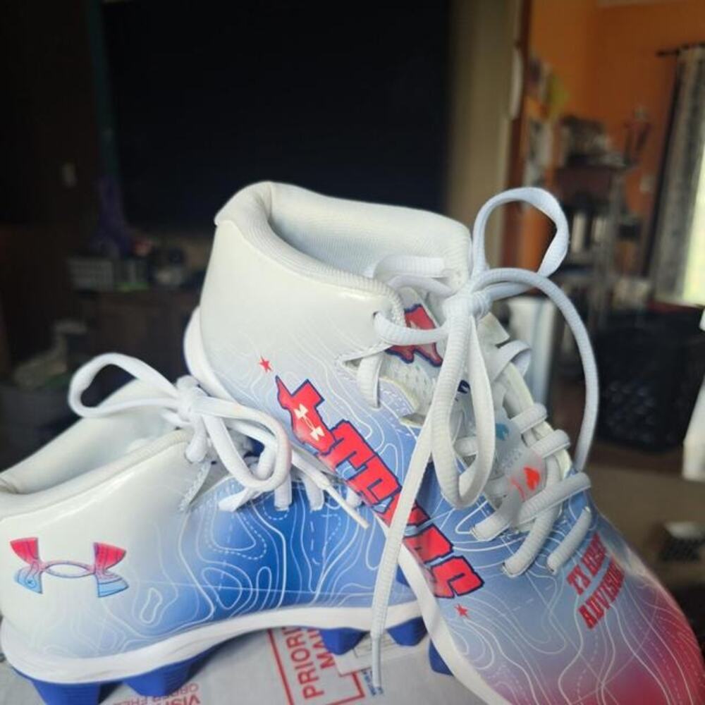Under Armour white football cleats, Size US 4 #football #cleats